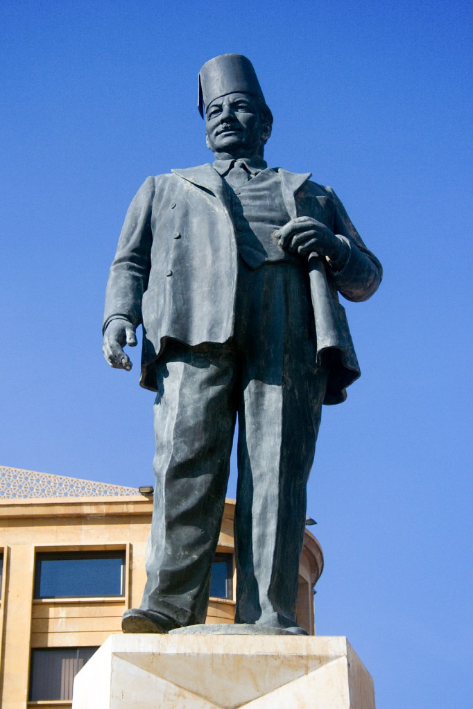 Riad_al_Solh_statue
